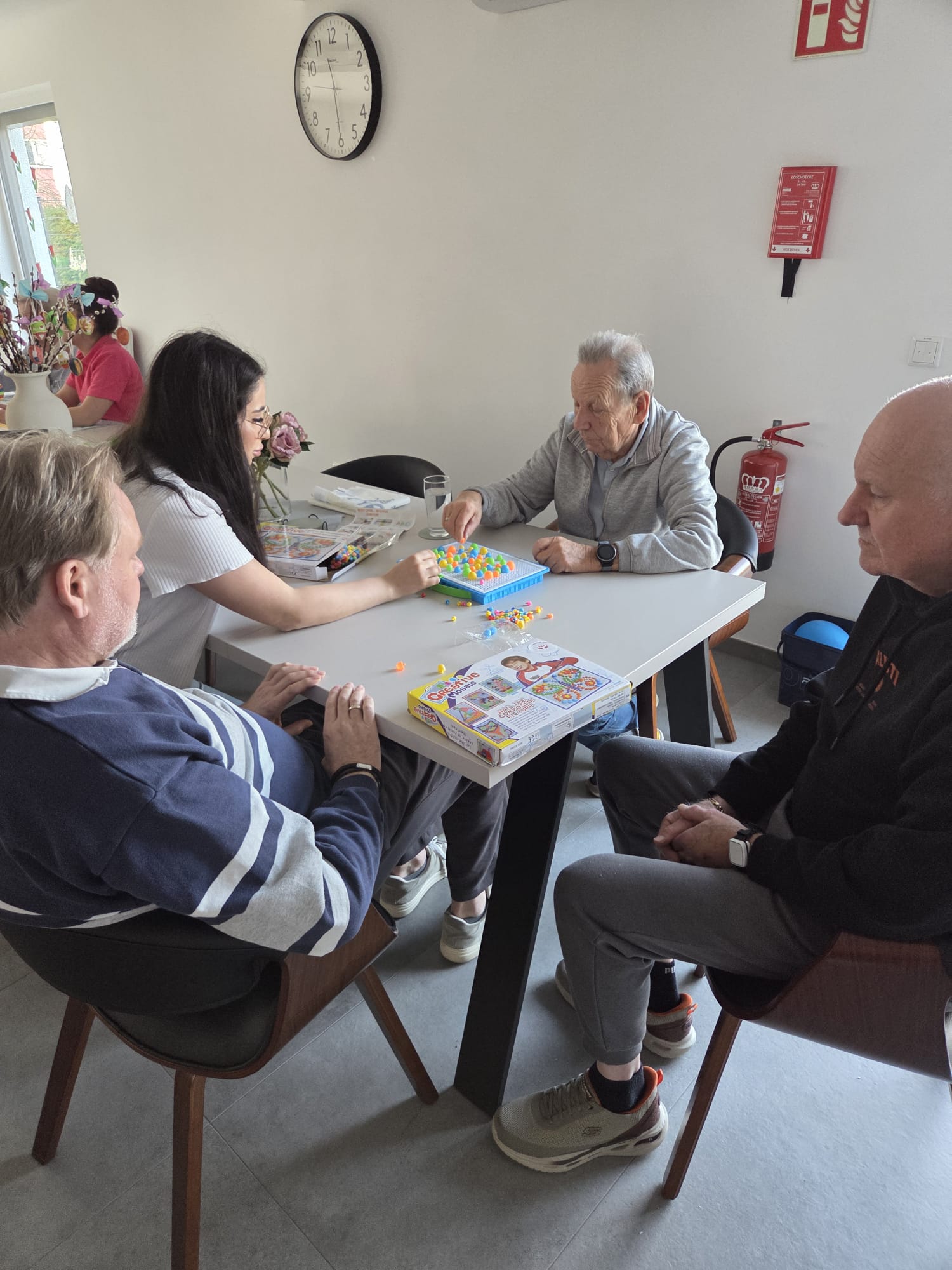 Gemeinsame Aktivität am Tisch